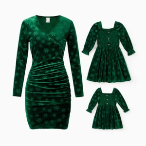Customizable Bulk Family Matching Wholesale Mommy & Me Velvet Bodycon Dresses Christmas Snowflake Print Dark Green