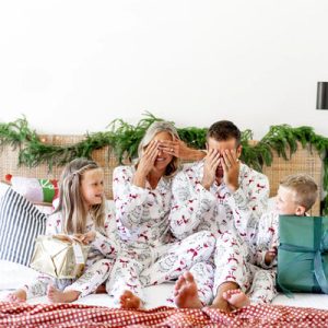 Bulk Customizable Christmas Outfits Cartoon Dog Team Christmas Family Pajama Sets with Matching Socks