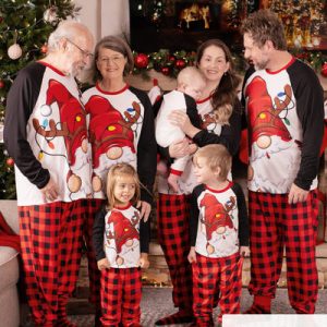 Custom Design Wholesale Family Gnome Print Family Christmas Pajamas White with Matching Socks