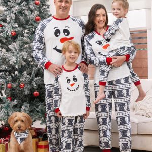 Factory Direct Wholesale Pajamas Snowman & Letter Print Raglan Sleeve Family Pajamas Colorblock with Matching Socks