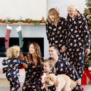 Direct Factory Christmas Family Reindeer & Snowflake Green Print Family Pajamas Dark Green with Matching Socks