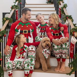 Wholesale Custom Printed Family Very Merry Green Long Sleeve Family Pajamas Medium Spring Green with Matching Socks