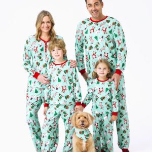 Direct Factory Christmas Family Fleece Gingerbread Man Long Sleeve Family Pajamas Dark Green with Matching Socks