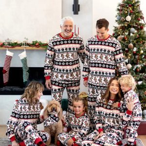 Custom OEM Family Holiday Glow in the Dark Santa Claus Christmas Themed Family Pajamas Colorblock with Matching Socks